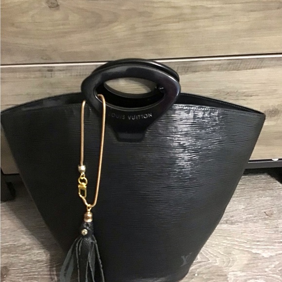 Louis Vuitton Noctambule Epi Leather Black - Picture 2 of 12